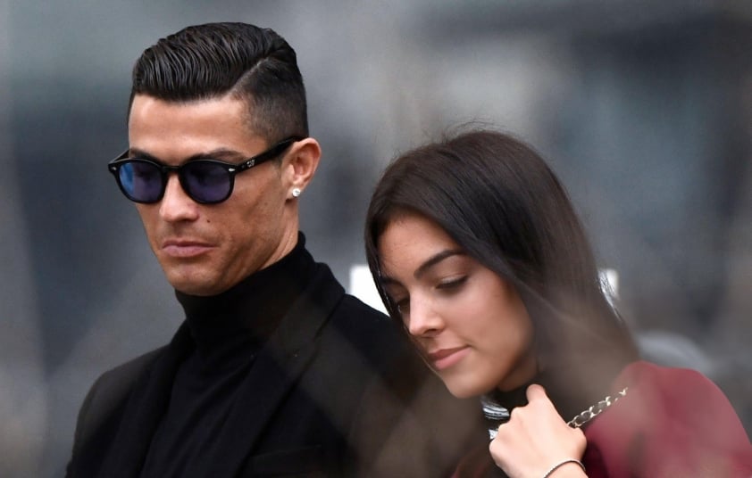 Bạn gái Ronaldo: 'Anh ấy sẽ không giải nghệ trước 50 tuổi' 529783